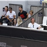 David Pastrňák sleduje tenisový turnaj na pražské Štvanici.
