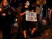 Lidé v Atlant demonstrovali proti zabití Raysharda Brookse, kterého policisté...