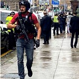 Ozbrojené jednotky po útoku v centru Glasgow.