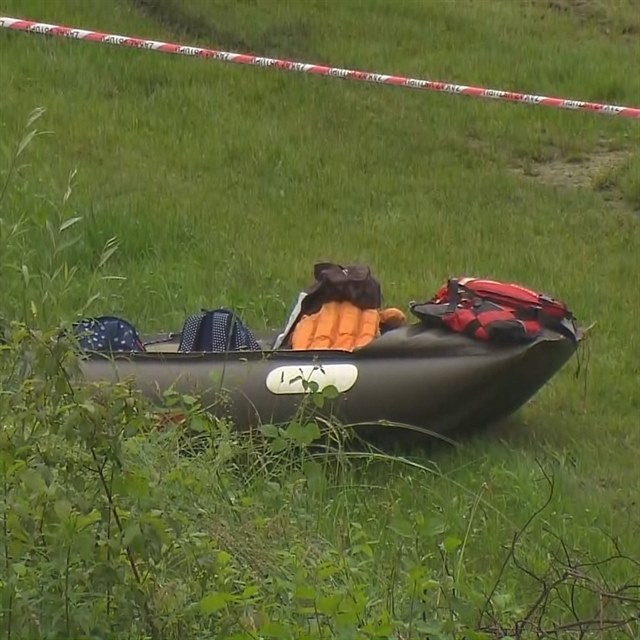 Policie zjiuje piny tragdie pi kter zemela osmilet dvka.