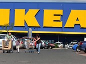 IKEA se internetovému obchodu dlouho bránila. Trvalo dlouho, e se jí online...