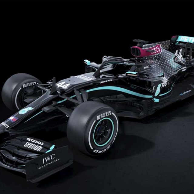 Mercedes zareagoval na slova Lewise Hamiltona a boj proti rasismu podpoil...