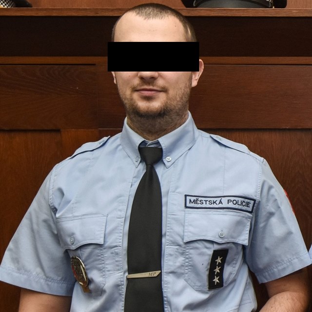 Policista Pavol K. zemel pi dopravn nehod, kterou zpsobila opila a...