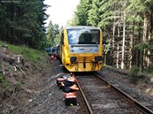 V blízkosti Perninku na Karlovarsku se srazily dva osobní vlaky.