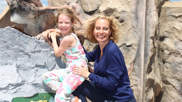 Kristina Kloubková s malou Jasmínkou na akci na st�e�e Galerie Harfa.