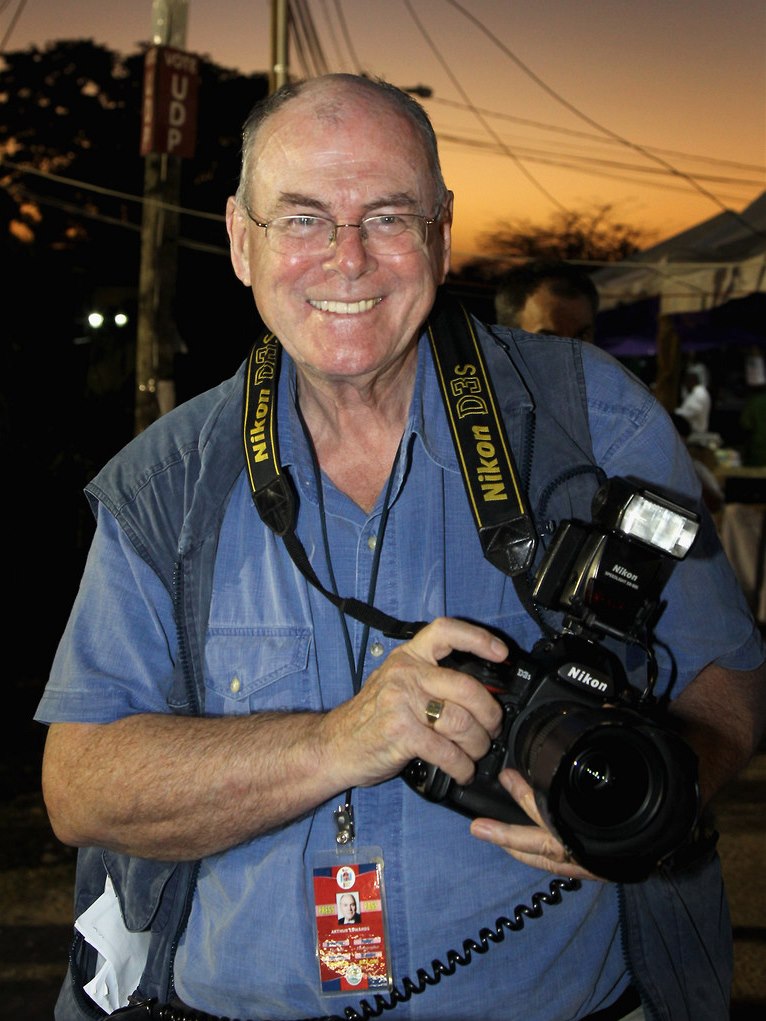 Arthur Edwards je slavný královský fotograf.