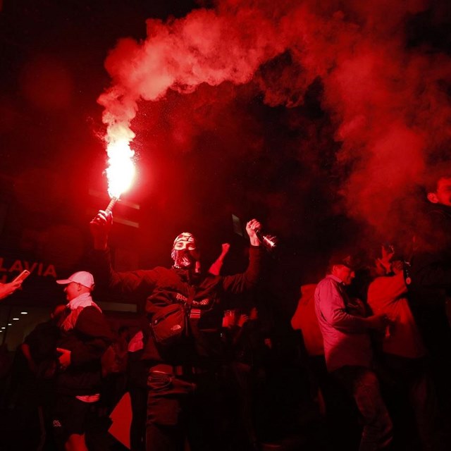 Fanouci prask Slavie si mli nemysln zaplit vlastn stadion.