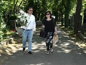 árka Rezková a její partner dorazili v den nedoitých 81. narozenin Karla...