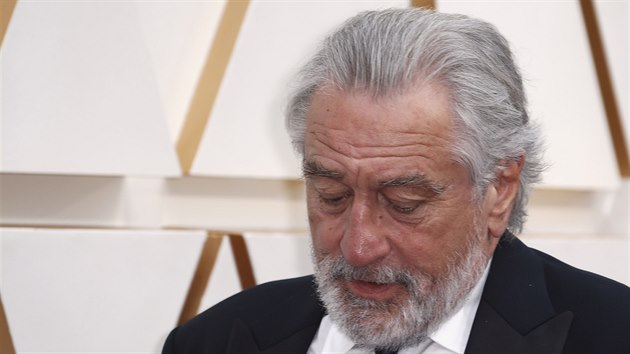 Koronavirus u�t�d�il filmovému pr�myslu tvrdou ránu, poznal to i herec Roberto...