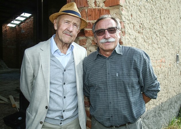Tváře nového seriálu Hvězdy nad hlavou Petr Nárožný a Pavel Zedníček