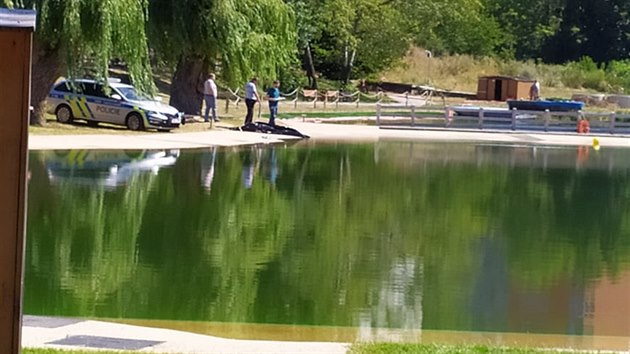 Koupalit Lhotka uzavela tragická nehoda: Utonul tu plavec.