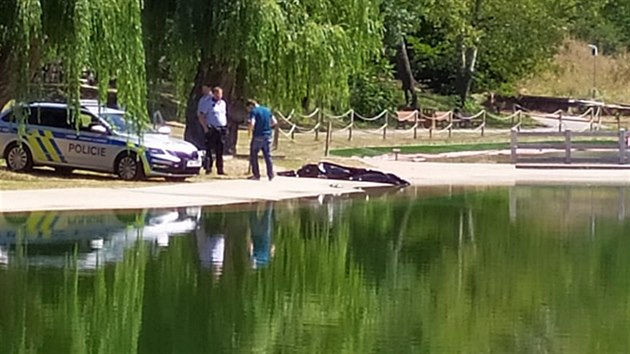 Koupalit Lhotka uzavela tragická nehoda, utonul tu plavec.