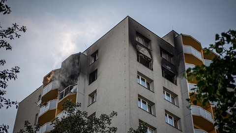 Poár panelového domu v Bohumín má tragické následky. Zemelo pi nm jedenáct...