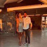 Man�el� si u��vaj� na luxusn� dovolen�.