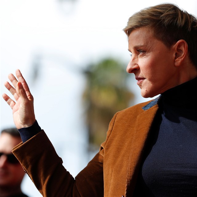 Ellen DeGeneres je podle kritik posedl slvou a bn lid u ji nezajmaj.