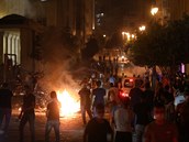 Bejrút se vypoádává s následky dsivé exploze. Tragédie vak zemi ani na as...