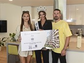 Miss Czech Republic 2020 Karolína Kopíncová s éfkou soute Taánou Makarenko...