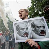 Alexandr Lukašenko volby v Bělorusku vyhrál, demonstrace mu ale možná zlomí...