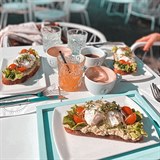 Nikol Švantnerová slibuje, že jídlo, které si dává na Instagram, také ochutnává...