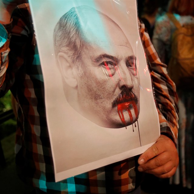 Alexandr Lukaenko volby v Blorusku vyhrl, demonstrace mu ale mon zlom...