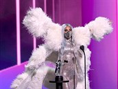 Lada Gaga na udílení cen MTV vystídala hned nkolik extravagantních outfit....