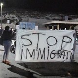 Italové z Lampedusy chtějí stávkovat, ostrov se hroutí pod náporem migrantů.