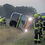 Nkolik zrannch si v sobotu rno v Nmecku vydala nehoda autobusu...