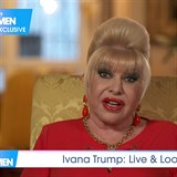 Ivana Trump u postrd obliejovou mimiku.