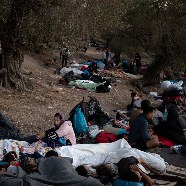 Migranti skonili bez stechy nad hlavou.