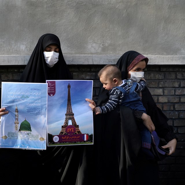 V zemch Blzkho vchodu se protestuje proti Charlie Hebdo. Satirick asopis...