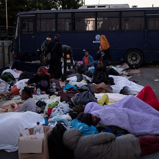 Lesbos je pln migrant bez domova.
