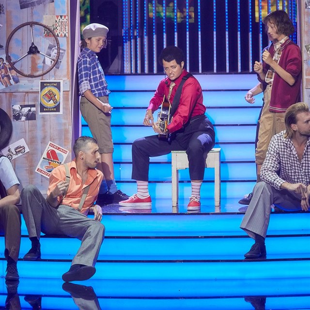 Erika Strkov jako Martin Dejdar v show Tvoje tv m znm hlas. 