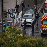 Útočník, který chtěl zapálit redakci Charlie Hebdo a sekáčkem vážně zranil dva...