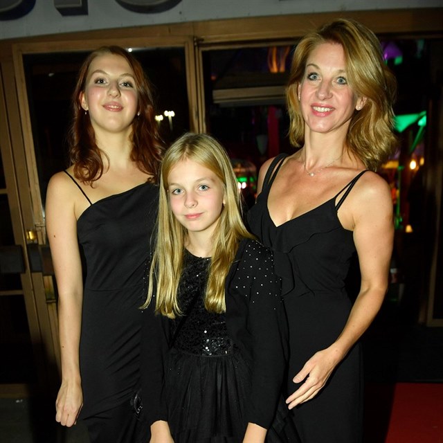 Sabina Laurinov� se sv�mi dcerami
