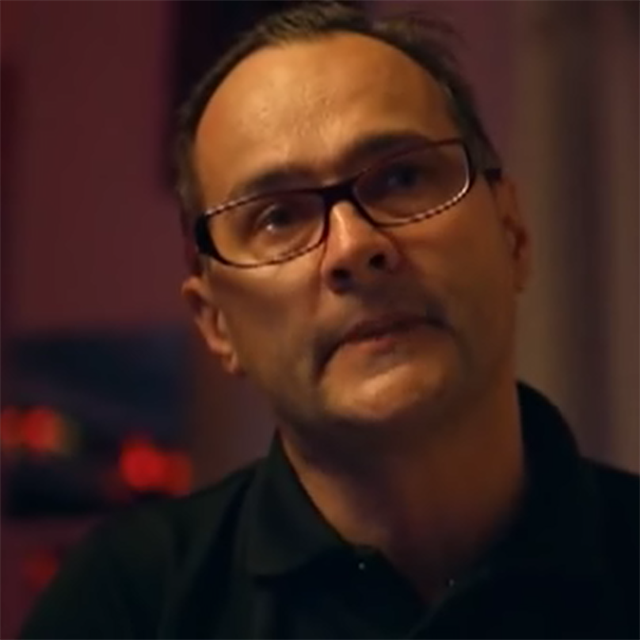 Jean-Pierre Tourtier neudrel v rozhovoru o Charlie Hebdo slzy. Za pr hodin ho povolali k Bataclanu.