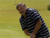 Antonín Panenka bhem golfového turnaje.