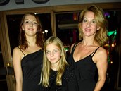 Sabina Laurinová se svými dcerami.