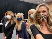 Trumpv enský tým. Zleva manelka Melania, dcery Tiffany a Ivanka a snacha...