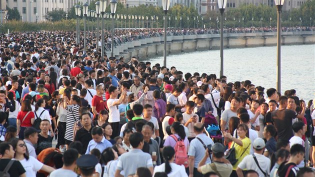 Oslavy Zlatého týdne dávají rok co rok miliony �í�an� do pohybu.