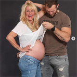 Několik dní před porodem stihla Vendula Pizingerová těhotenské focení.