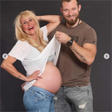 Několik dní před porodem stihla Vendula Pizingerová těhotenské focení.