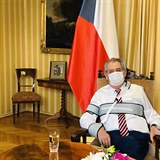 Prezident Miloš Zeman promluvil k národu a vybídl k nošení roušek.