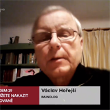 V šoku byl i imunolog Václav Hořejší, se kterým vedl rozhovor Suchoň poté.