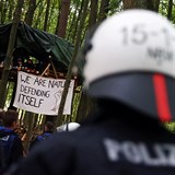 Racketeová se přidala k aktivistům, kteří obsadili les.