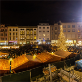 Olomouck vnon trhy pilkaj kad rok davy lid.