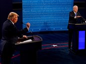 Donald Trump a Joe Biden bhem verejí debaty.