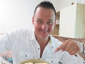 Davide Mattioli se pihlásil do Prosteno: Miluje eské polévky a solárium.