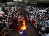V Pákistánu probíhaly protesty muslim proti fancouzskému prezidentovi...