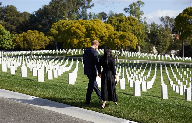Princ Harry a Meghan Markle li na americký Arlingtonský národní hbitov uctít...
