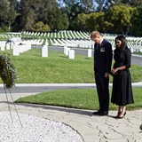 Princ Harry a Meghan Markle šli na americký Arlingtonský národní hřbitov uctít...